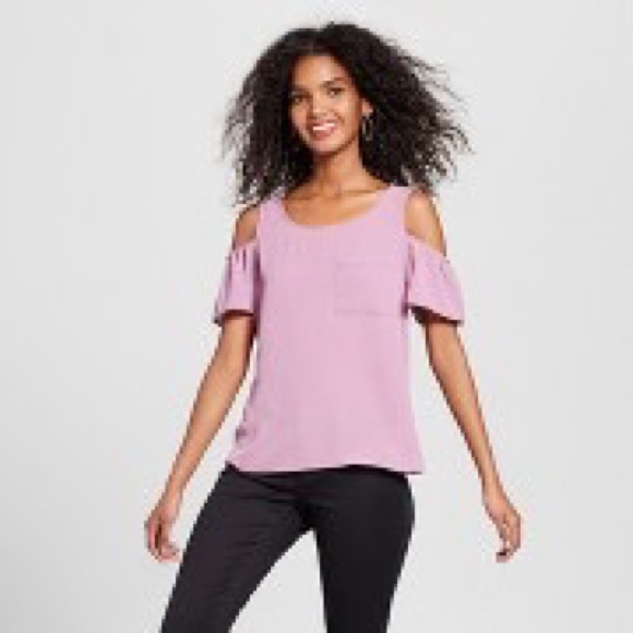 ⭐️ Cold Shoulder Pocket Tee - Picture 1 of 8
